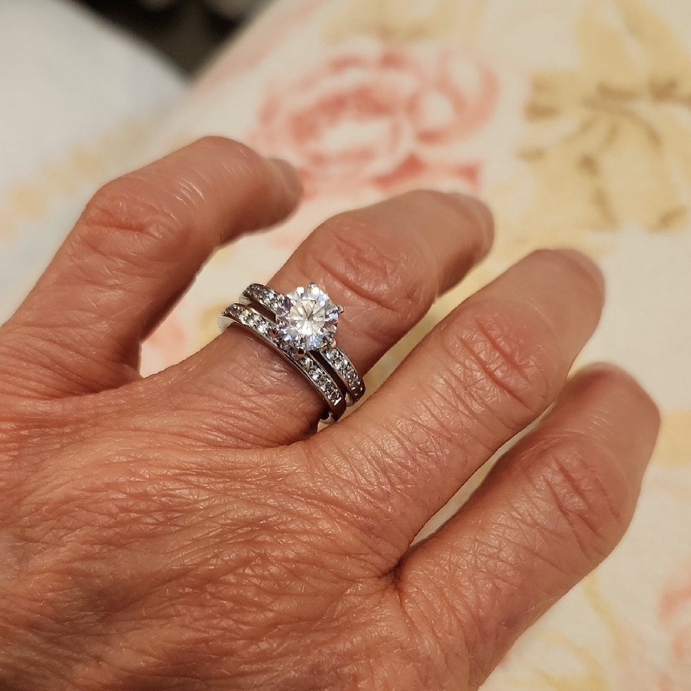Elegant Silver Women's Ring Set